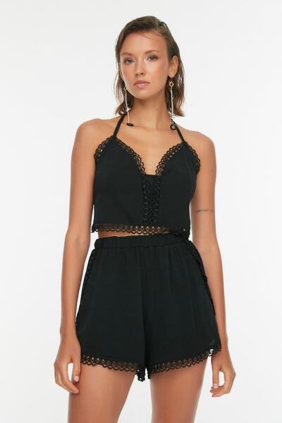 Trendyol Collection Black Tie Detailed Beach Blouse-Beach Shorts Set TBESS22AU0094
