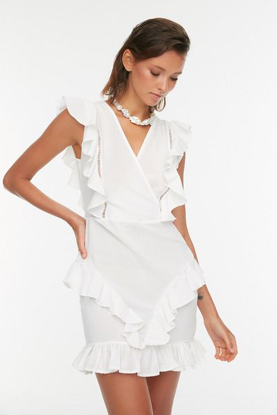 Trendyol Collection Λευκό βολάν Λεπτομερές φόρεμα παραλίας TBESS22EL2763