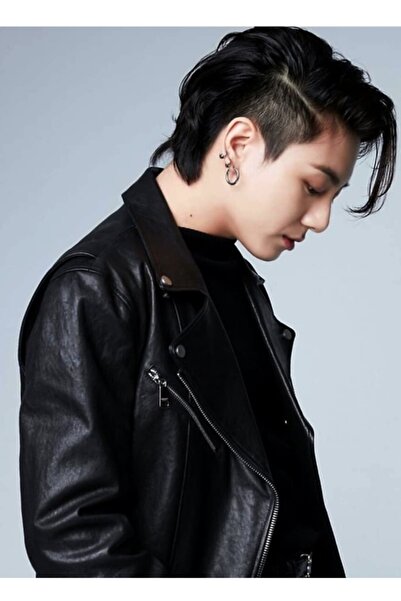 Universal Poster decorativ din lemn cu Jungkook pe drumul de lângă, Cod3069