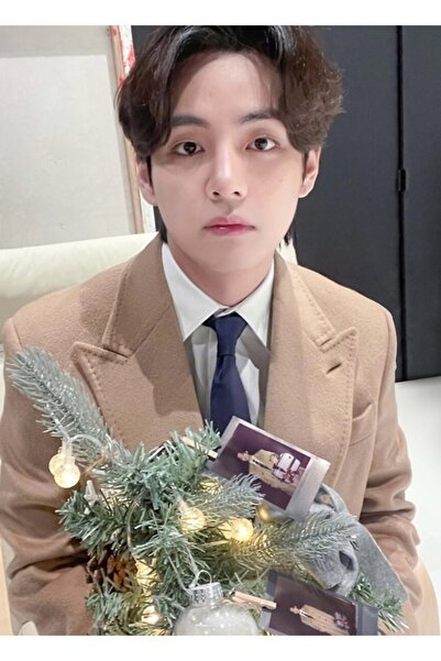 Universal V Kim Taehyung Butter (HOLİDAY REMİX) Poster decorativ din lemn Kod440