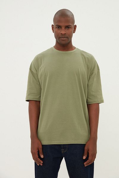 Trendyol Collection Khakifarbenes Oversize-T-Shirt aus 100 % Baumwolle. Basic-Kurzarm