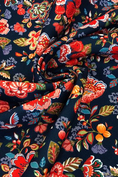 SUZANİ Lacivert Zemin Çiçek Desenli Dijital Baskılı Kumaş Kms-1420