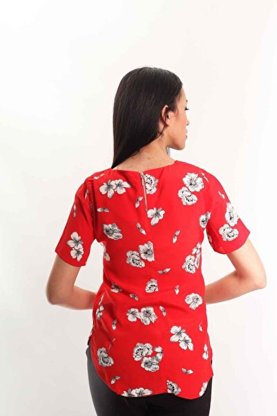 Blues Outlet Red Floral Print Women's Blouse - Short Sleeve
