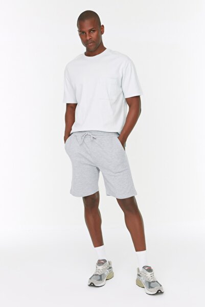 Trendyol Collection Šedé kraťasy Regular Cut Basic & Bermudy TMNSS20SR0169