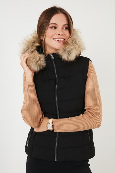 Lela Women's Black Furry Hooded Puffer Vest with Pockets 497جيا
