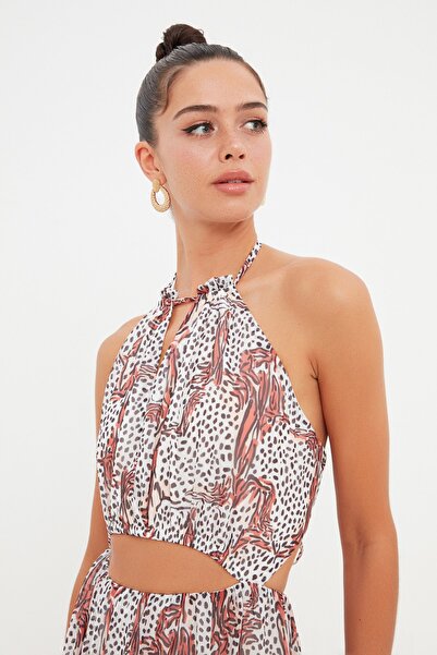 Trendyol Collection Többszínű gallérrészlet Sifon hosszú estélyi ruha TPRSS22AE0124