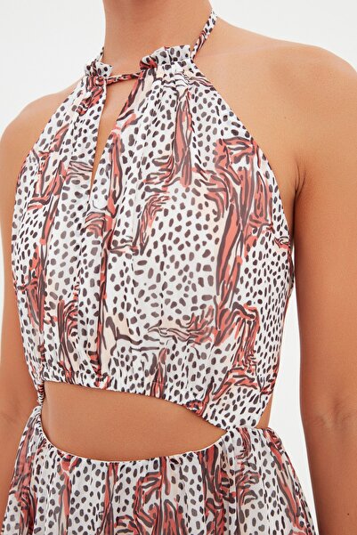 Trendyol Collection Többszínű gallérrészlet Sifon hosszú estélyi ruha TPRSS22AE0124