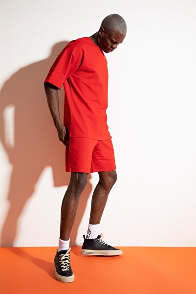 PLA STORE Red Shorts