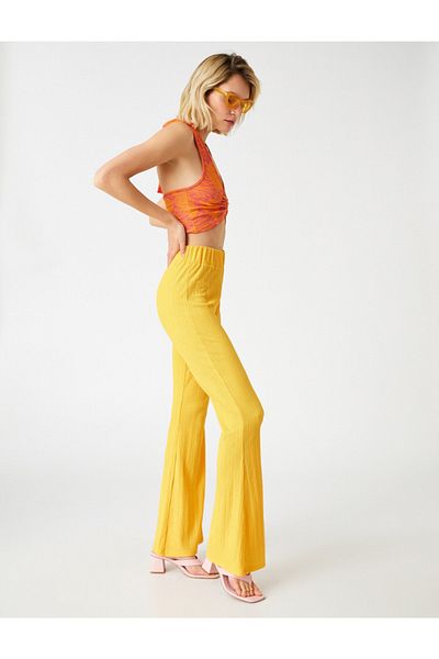 Koton Hose mit ausgestelltem Bein und hoher Taille