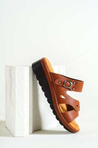 Taran Lona Buckle Detailed Casual Slippers