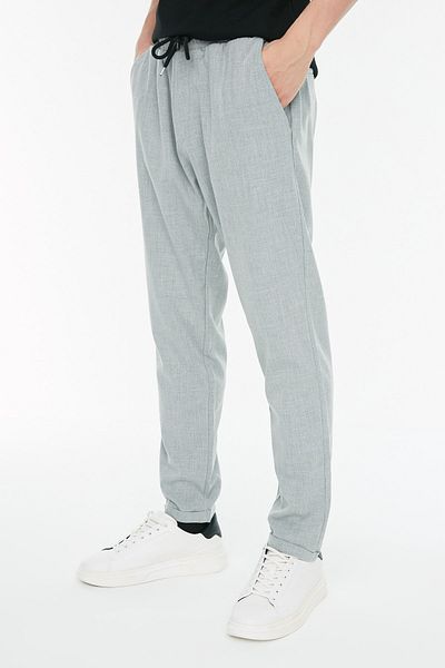 Trendyol Collection Graue Slim-Fit-Doppelbein-Stoffhose mit elastischem Bund TMNAW21PL0107