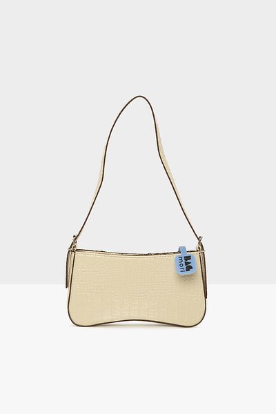 Bagmori Cream Women's Mold Hand Holding Crocodile Baguette M000006844
