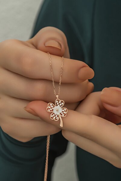 Nereze 925 Ayar Gümüş Manolya Çiçeği Detay Yonca Kolye