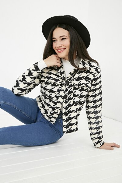 Sateen Дамско черно екрю късо яке с шарки на хрътки зъби STN723KCE174