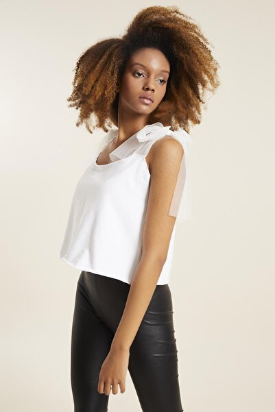 Quincey Γυναικεία μπλούζα με λουράκι από λευκό τούλι