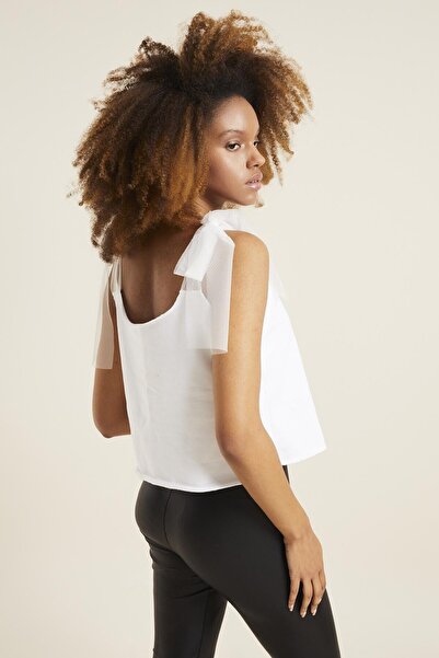 Quincey Γυναικεία μπλούζα με λουράκι από λευκό τούλι