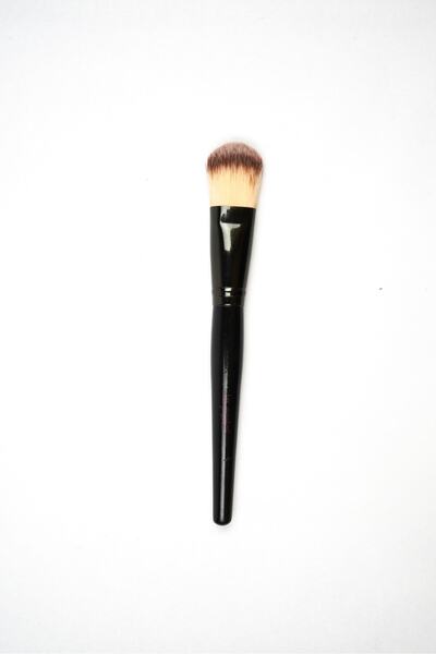 La Perla فرشاة كريم أساس احترافية