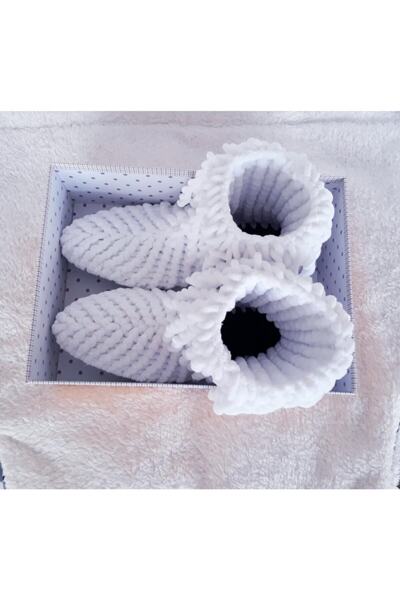 Universal Hand Knitted Handmade White Home Shoes with Eye Nuru Felt Base