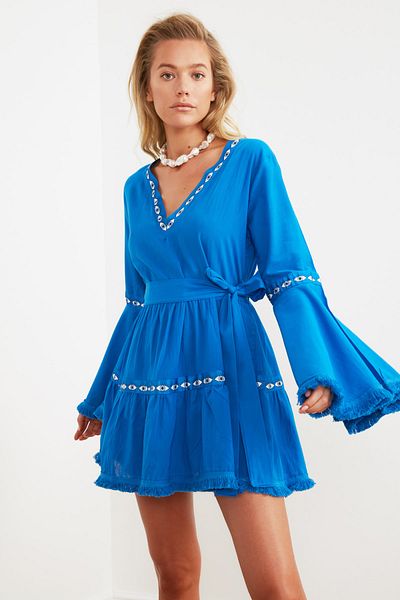 Trendyol Collection Mini-Strandkleid aus 100 % Baumwolle mit Sax-Gürtel und gewebtem Band TBESS21EL1253