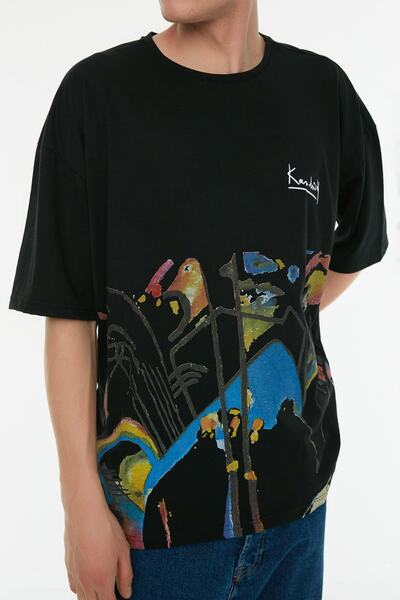 Trendyol Collection Μαύρο μπλουζάκι με άδεια χρήσης - TMNSS22TS0084