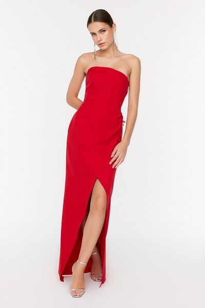 Trendyol Collection Langes Abendkleid mit rotem Wickelrock TPRSS22AE0110