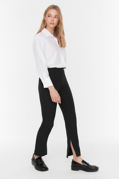 Trendyol Collection Schwarze Petite-Webhose mit hoher Taille TWOAW22PL0243