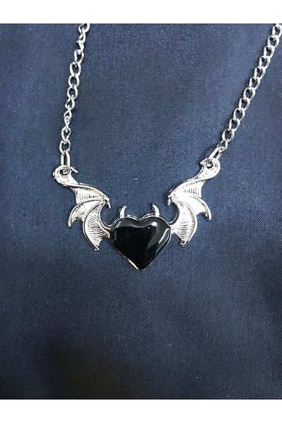 Köstebek Black Winged Heart Necklace