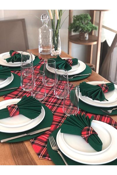 desen izmir American Service, Christmas Table Plaid 6 Plates, 6 Napkins, 6 Napkin Rings and Runner