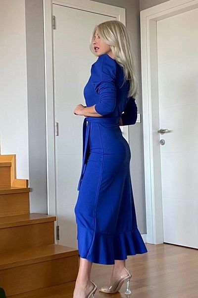 FancyWorld Rochie cu curea de lungime midi din țesătură creponată cu guler dublu de culoare albastră Saks