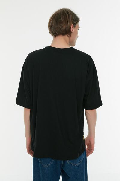 Trendyol Collection Μαύρο μπλουζάκι με άδεια χρήσης - TMNSS22TS0084