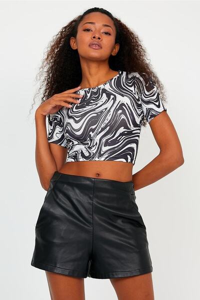 The Base Women's White Black Marbling Patterned Scuba Diving Fabric Short Sleeve Crop Top