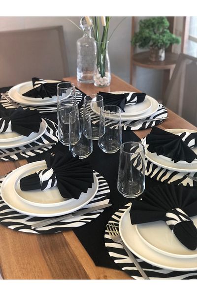 desen izmir American Serve, 6 Plates, 6 Napkins, 6 Napkin Rings and Runner Zebra