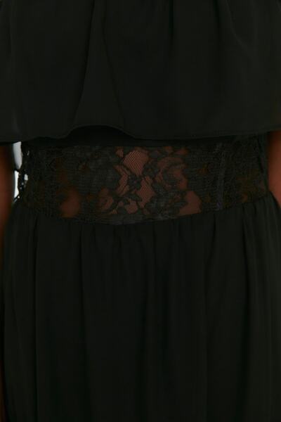 Trendyol Collection Dlouhé večerní šaty s černým krajkovým střihem do A - TPRSS22AE0056