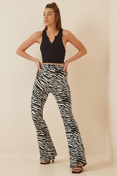 Happiness İstanbul Women's Black and White Patterned Flare Leg Knitted Trousers GT00179