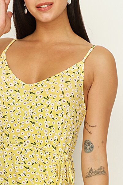 Select Moda Дамска жълта рокля с V-образно деколте и страничен цеп