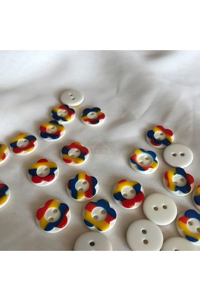 Bukle İplik Round Button with Colorful Flower Detail in 24 Sizes (50 Pieces)