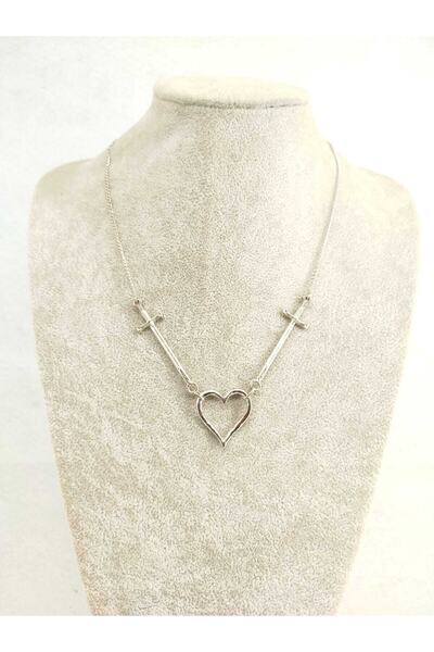 Fugusugu قلب السيوف القوطية قلادة