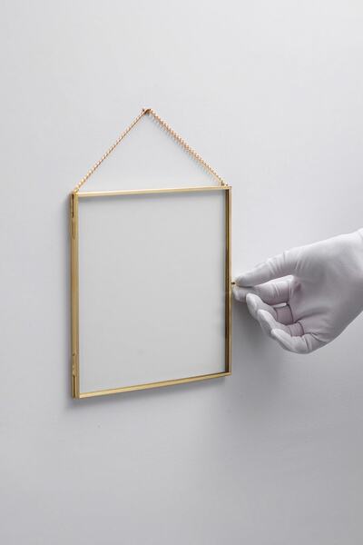 El Crea Designs 20x20cm Pirinç Gold Dikey Yatay Duvar Askılı Zincirli Cam Resim Fotoğraf Çerçevesi Iskandinav Dekor