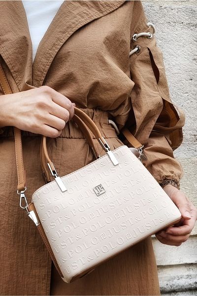 Just Polo حقيبة كتف ويد نسائية منقوشة باللون الكريمي مطبوعة بسحاب وسحاب للإغلاق
