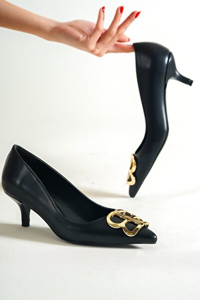 Capone Outfitters Stiletto Capone cu toc mediu cu vârf ascuțit și cataramă Bb