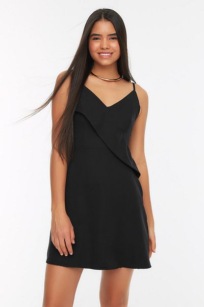 Trendyol Collection Černé áčkové ramínka s výstřihem do V Poskakující mini tkané šaty TWOSS20EL1123