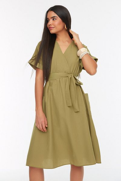 Trendyol Collection Szczegółowo tkana sukienka w kolorze khaki z paskiem i kieszeniami TWOSS21EL0628