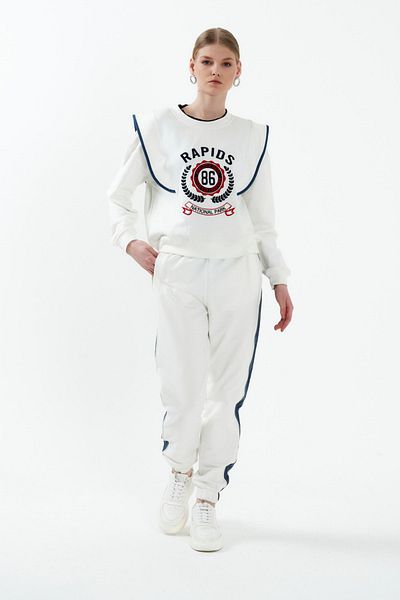 WESTBRAND Jeans Garnished Front Embroidered Sweatshirt Trousers Tracksuit Set