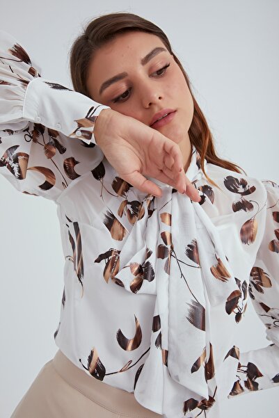 Sateen Yaka Bağlama Emprime Bluz - Ekru
