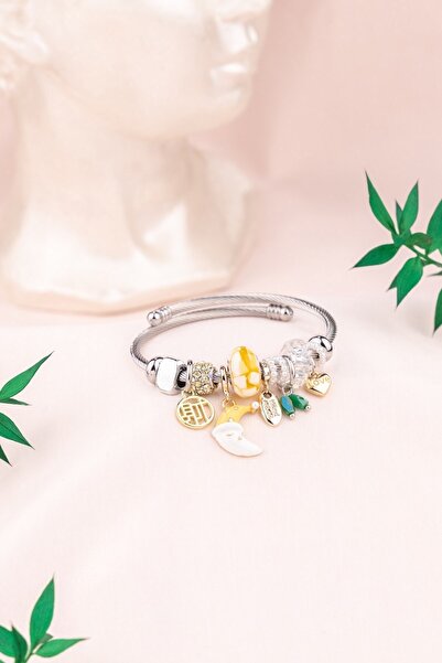 Sacha Accessories سوار من الفضة الاسترليني مقاس 5.3 سم مع شكل قمر وتفاصيل قلب