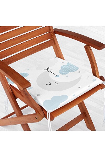 Realhomes Дитяча кімната з білим фоном, синіми хмарами та сірим місяцем, з кр...