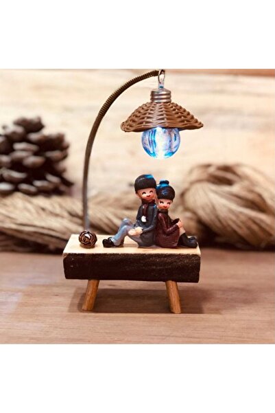 keyfim shop Sokak Lambası Altında Sırt Sırta Oturan Işıklı Romantik Sevgili Biblosu