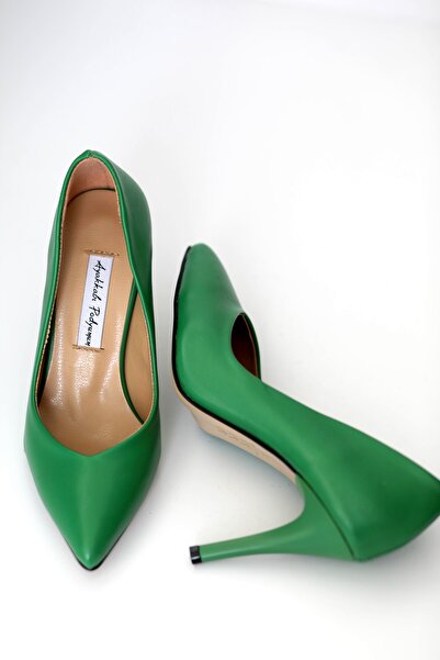 Ayakkabı Podyumum "خنجر" أخضر - حذاء نسائي بكعب متوسط ومقدمة على شكل حرف V وب...