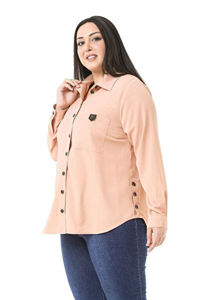 DISENTIS MODEST Buzunar din piele de dimensiuni mari, cu clapă laterală, detaliu nasturi care se deschid, cu spatele lung, cămașă somon