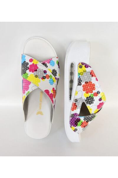 Nur Ortopedi Παντόφλες με πολύχρωμα σχέδια λουλουδιών